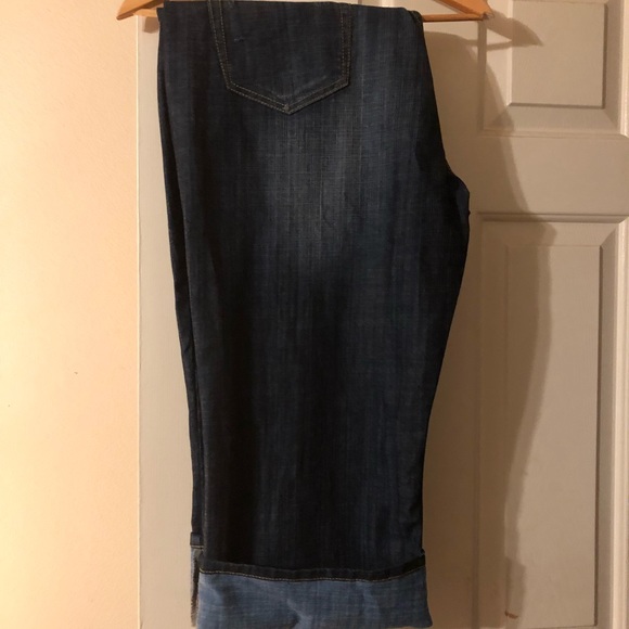 Capris - Picture 6 of 6